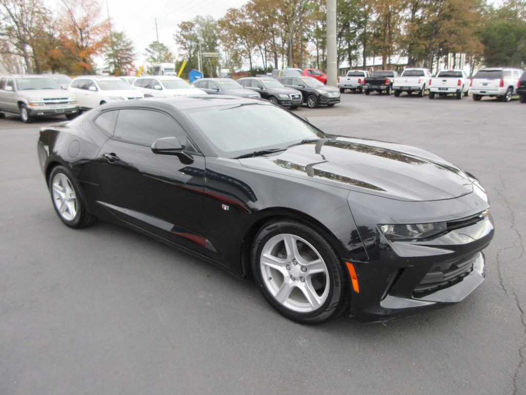 2017 Chevrolet Camaro Image 3