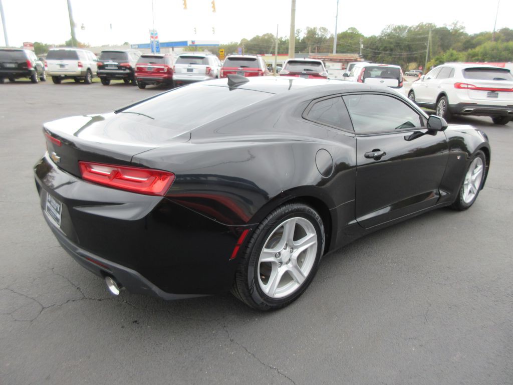 2017 Chevrolet Camaro Image 4
