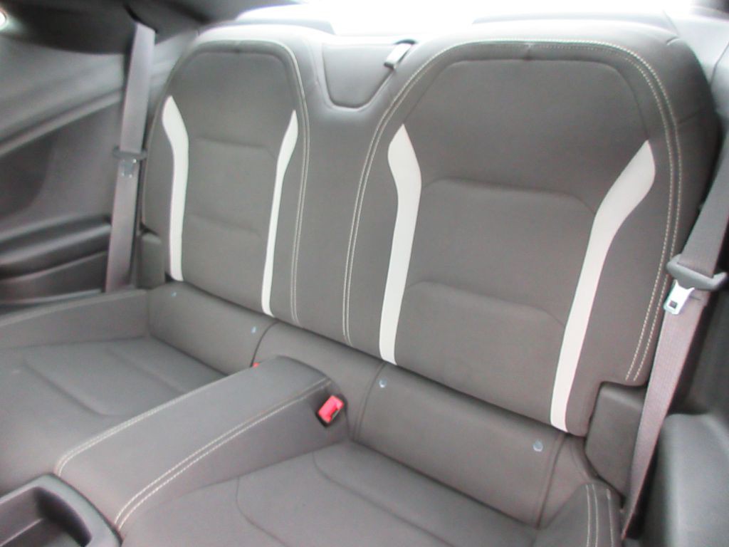 2017 Chevrolet Camaro Image 13