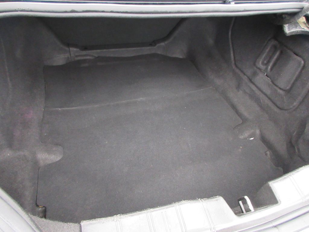 2017 Chevrolet Camaro Image 16