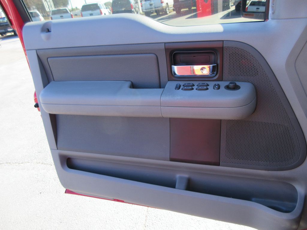 2005 Ford F-150 Image 10