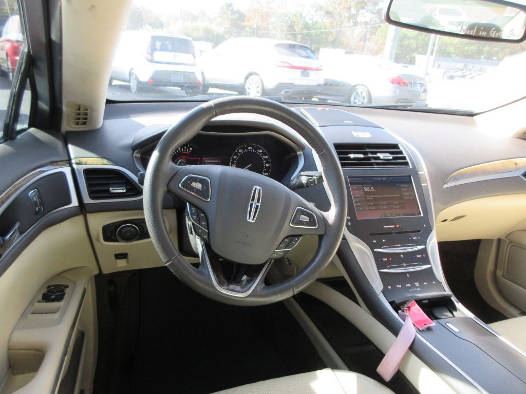 2013 Lincoln MKZ Image 7
