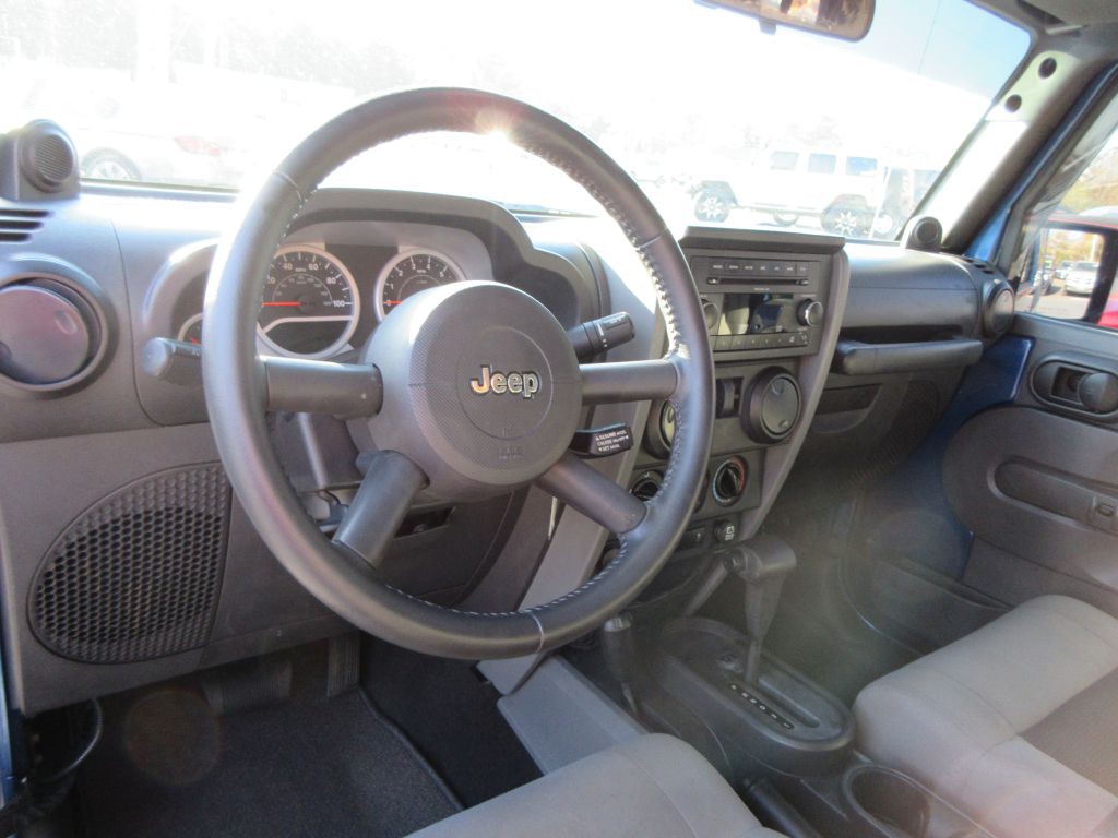 2010 Jeep Wrangler Image 7