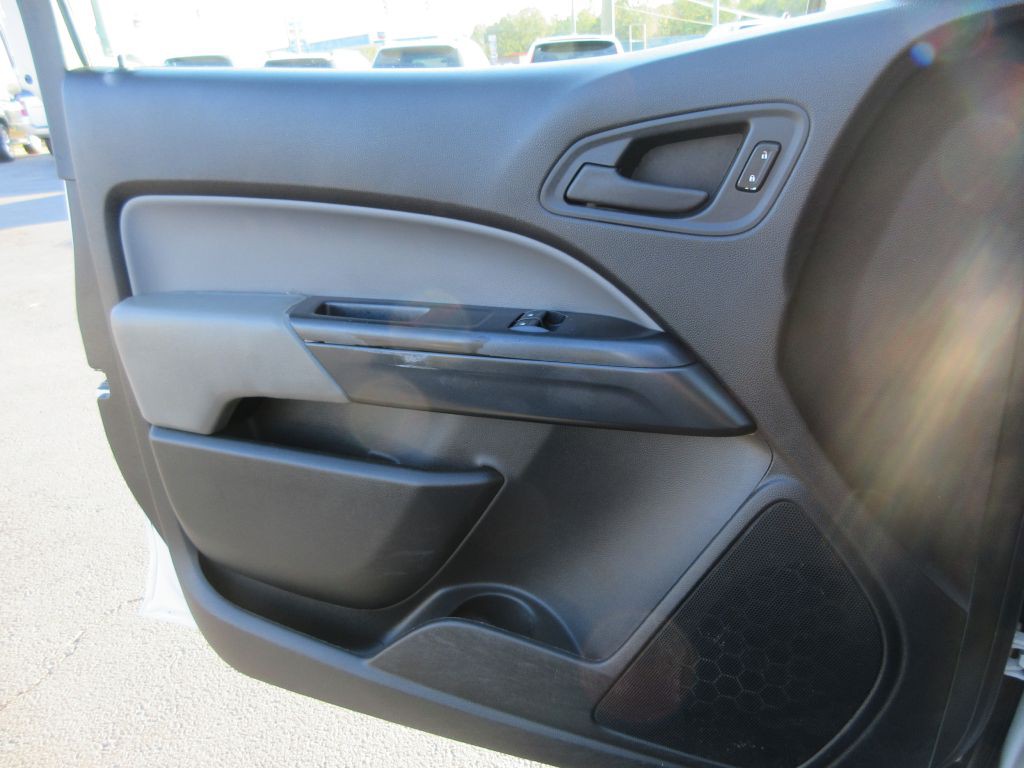 2015 Chevrolet Colorado Image 11