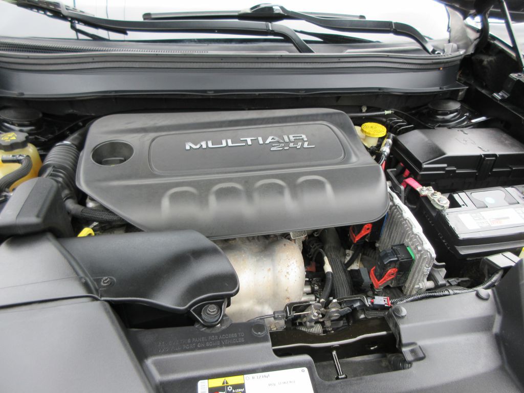 2016 Jeep Cherokee Image 16