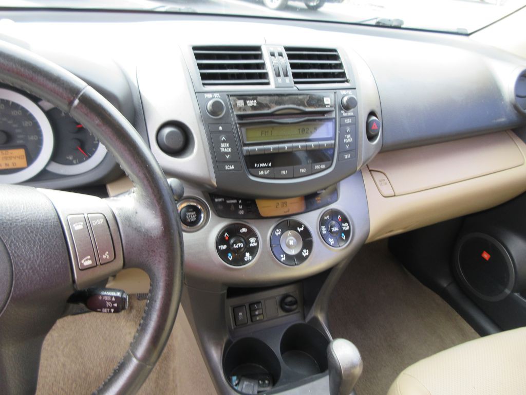 2011 Toyota Rav4 Image 9