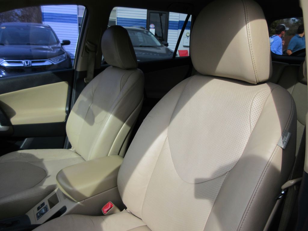 2011 Toyota Rav4 Image 12