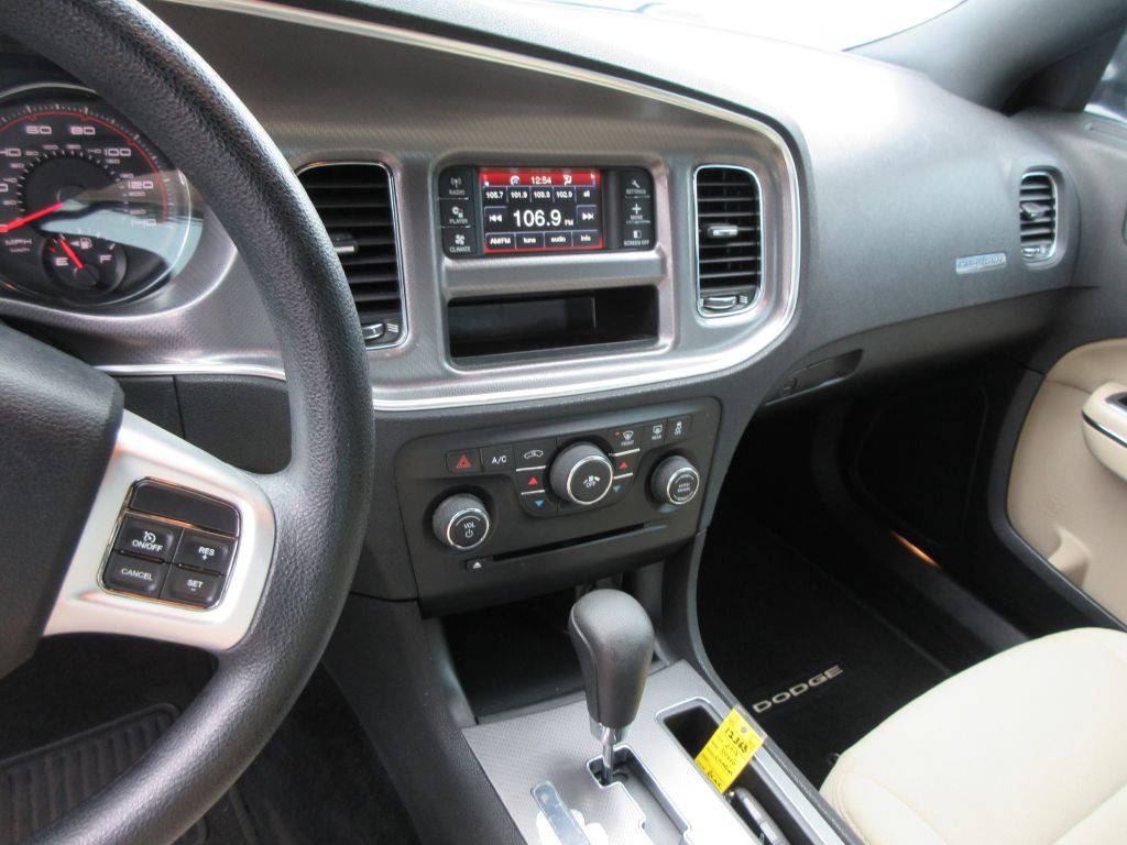 2013 Dodge Charger Image 9