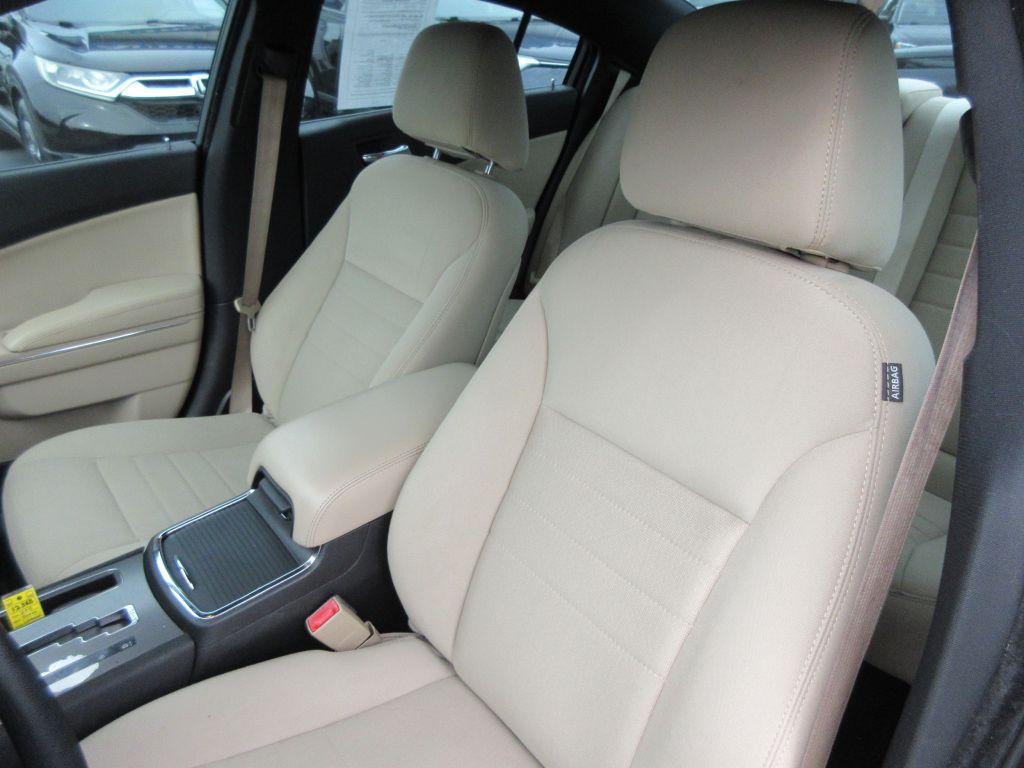 2013 Dodge Charger Image 11