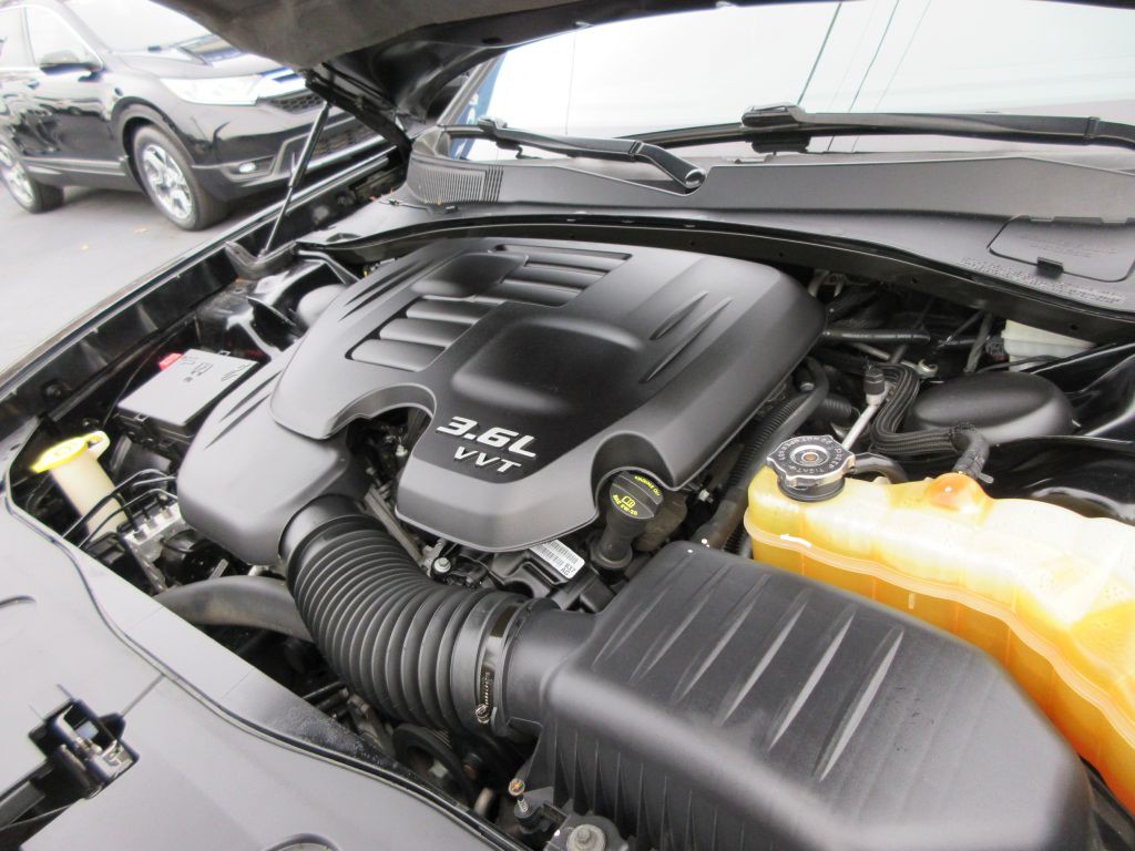 2013 Dodge Charger Image 16