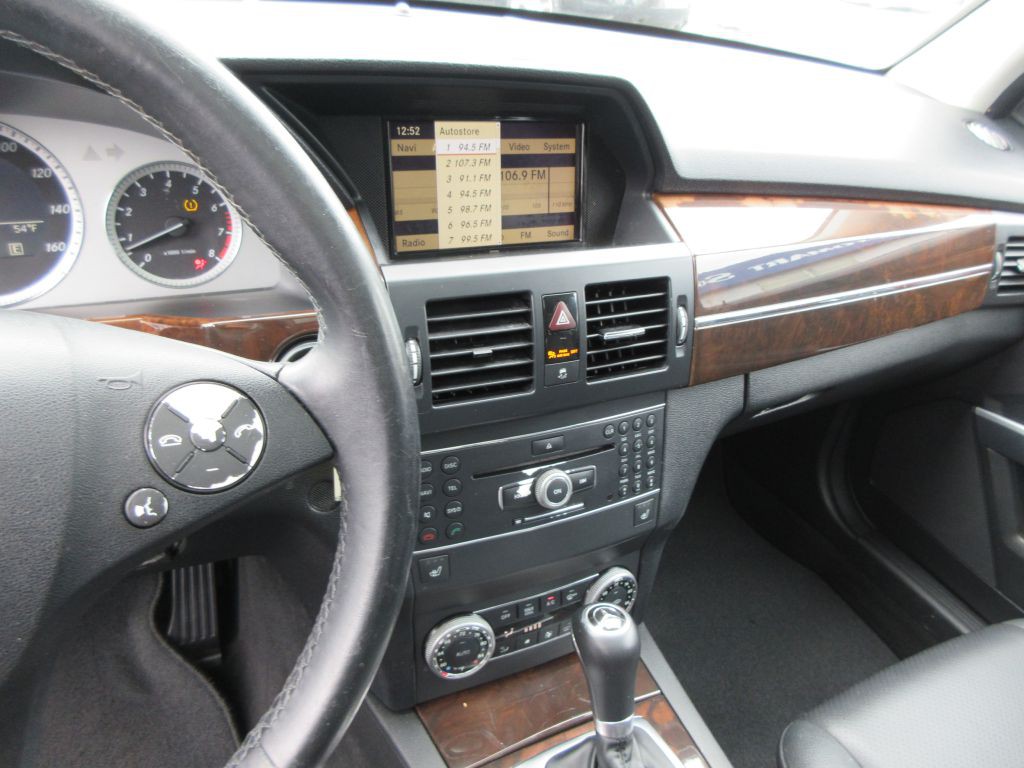 2012 Mercedes-Benz GLK-Class Image 9