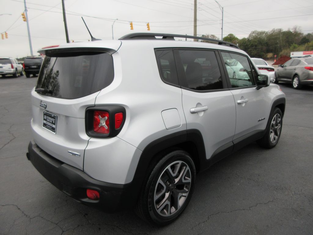 2015 Jeep Renegade Image 4