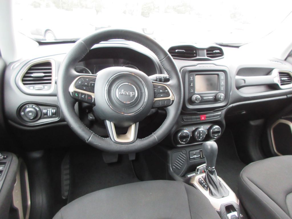 2015 Jeep Renegade Image 7