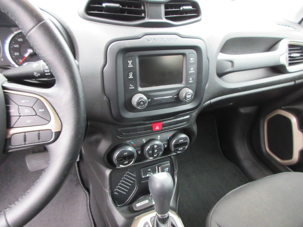 2015 Jeep Renegade Image 9