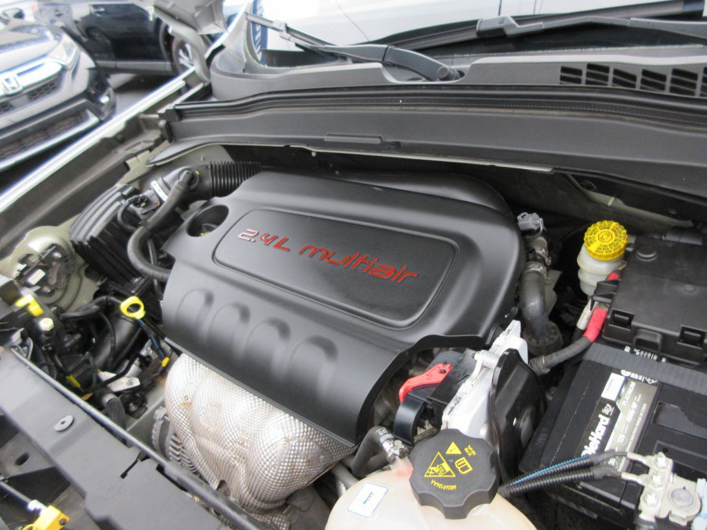 2015 Jeep Renegade Image 16