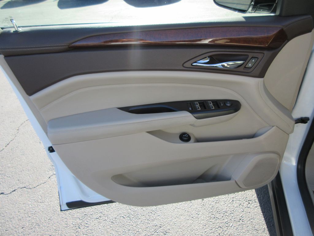 2016 Cadillac SRX Image 10