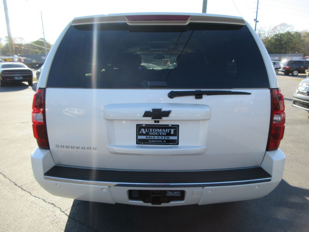 2014 Chevrolet Suburban Image 5