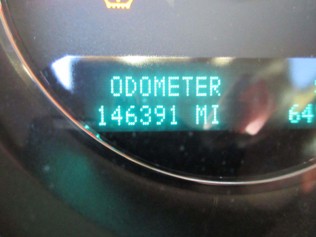 2014 Chevrolet Suburban Image 8