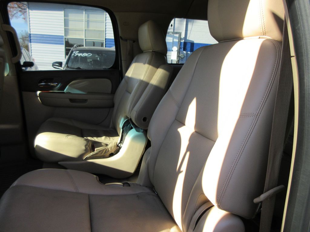 2014 Chevrolet Suburban Image 13
