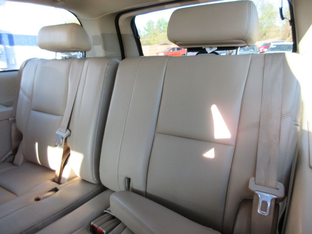 2014 Chevrolet Suburban Image 14