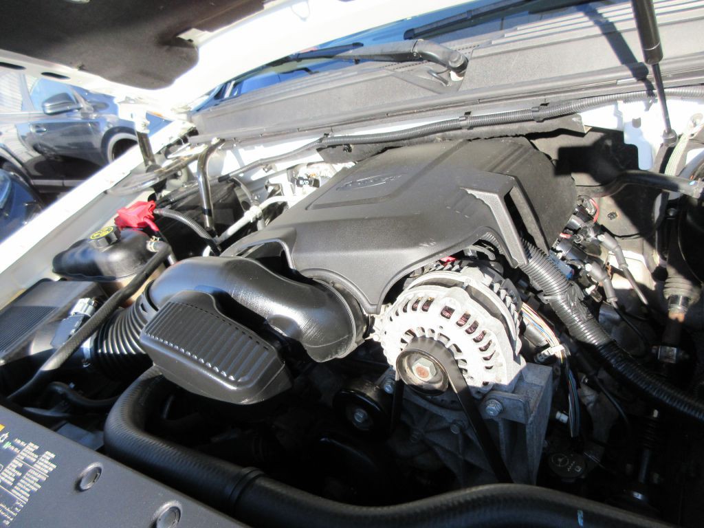 2014 Chevrolet Suburban Image 17