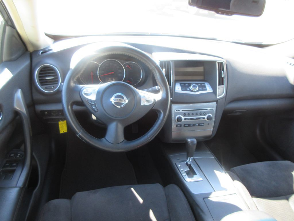 2012 Nissan Maxima Image 7