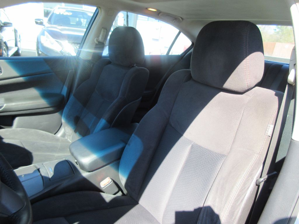 2012 Nissan Maxima Image 11