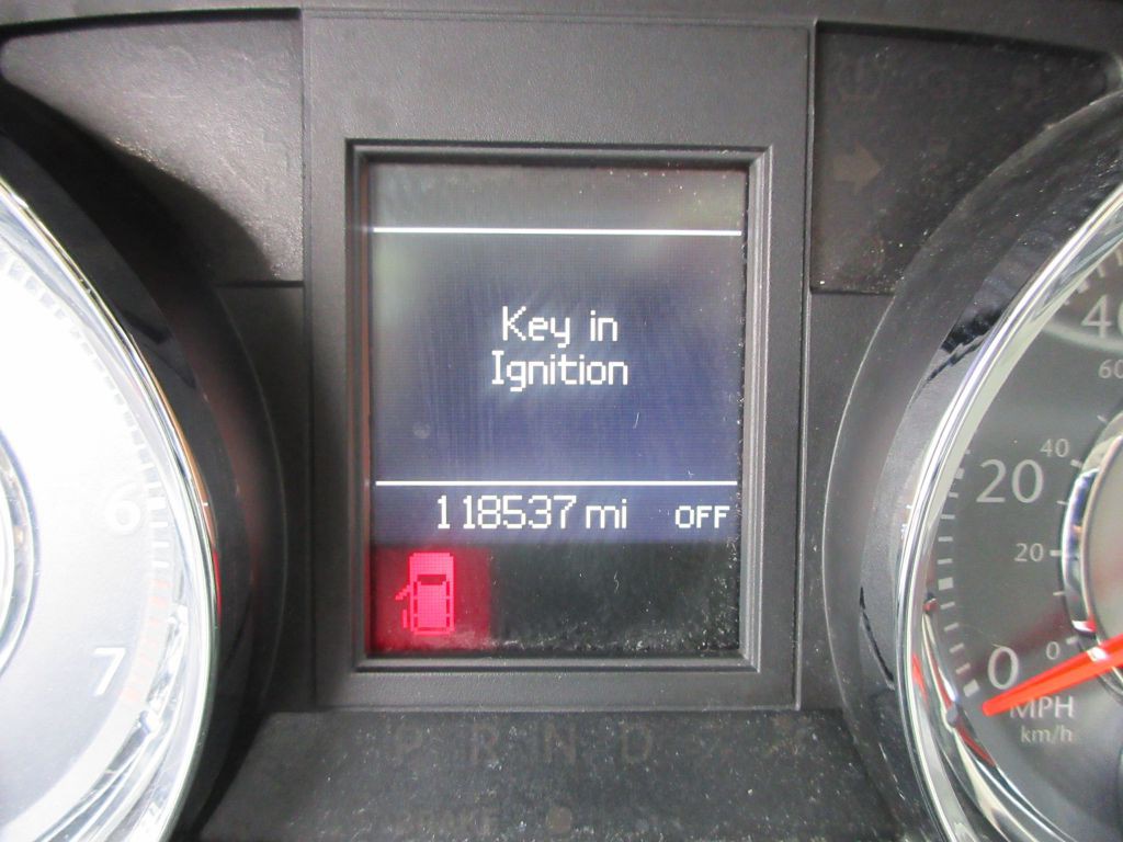 2016 Chrysler Town & Country Image 8