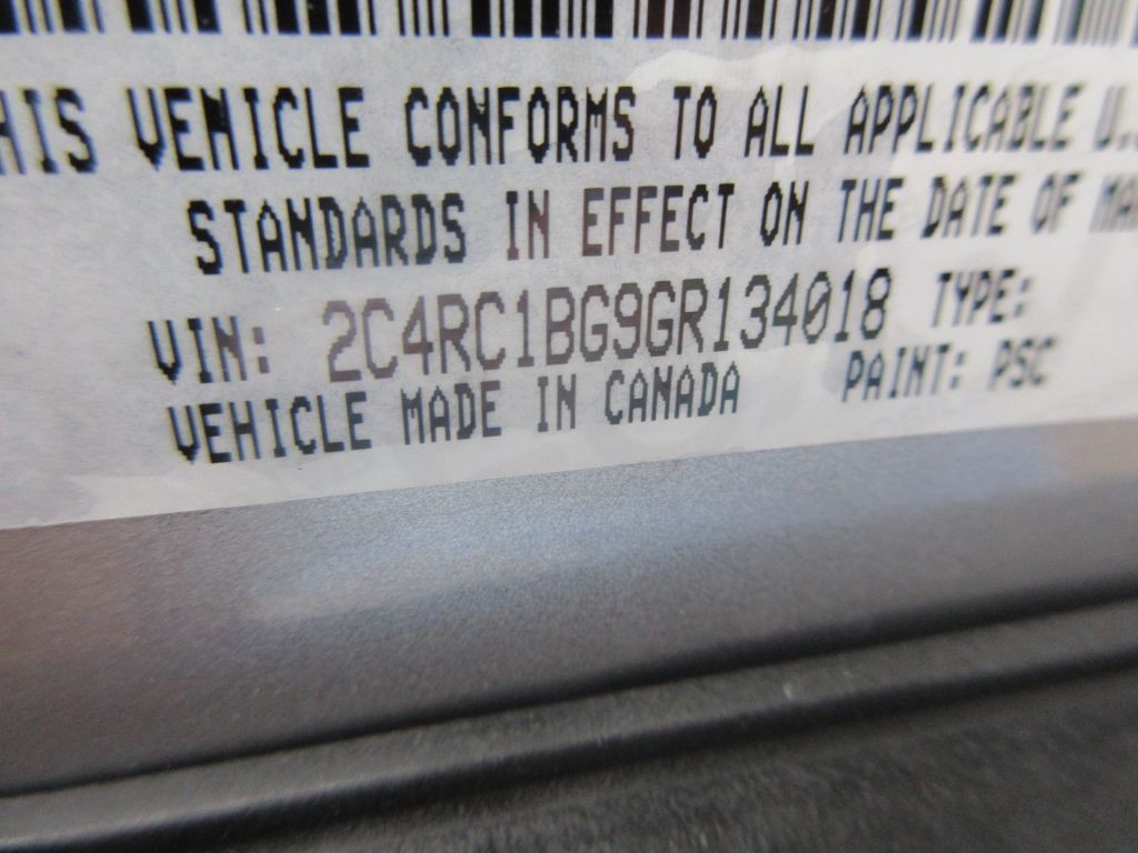 2016 Chrysler Town & Country Image 14