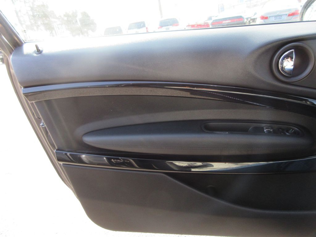 2014 MINI Cooper Image 10