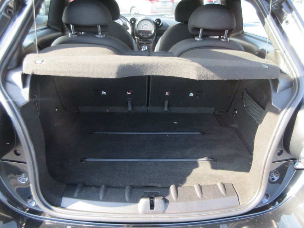 2014 MINI Cooper Image 16