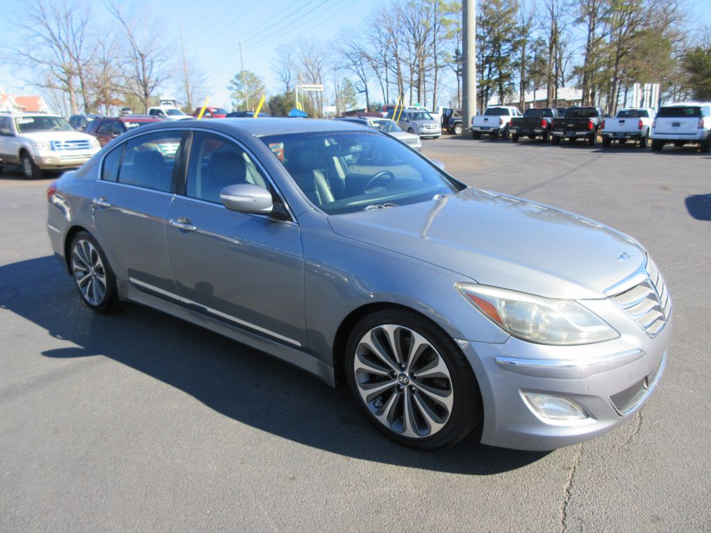 2013 Hyundai Genesis Image 3