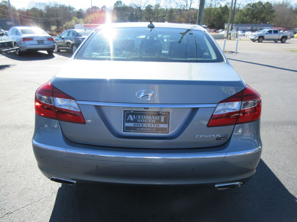 2013 Hyundai Genesis Image 5