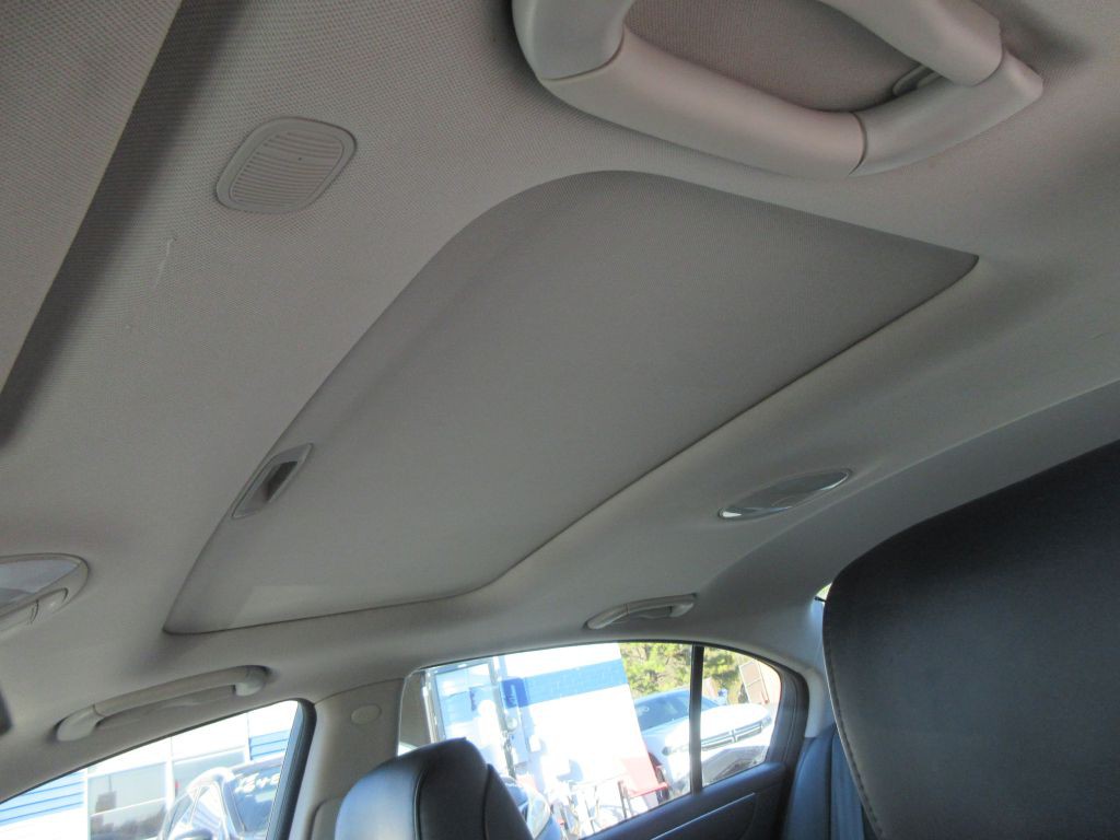 2013 Hyundai Genesis Image 11