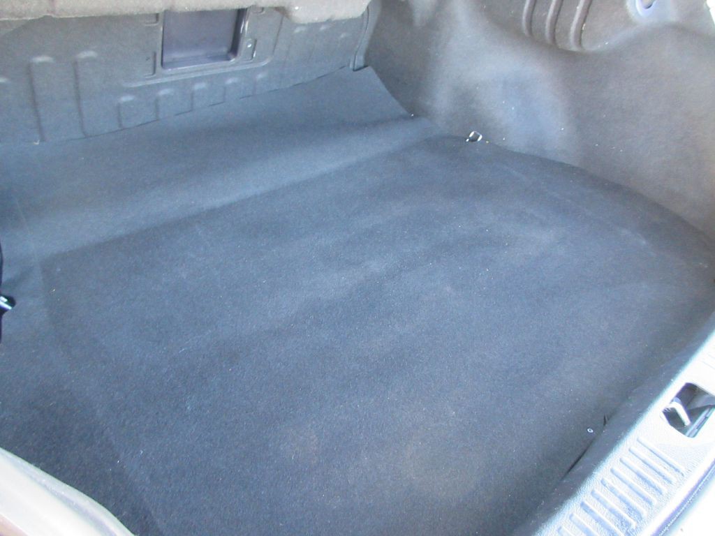 2013 Hyundai Genesis Image 16