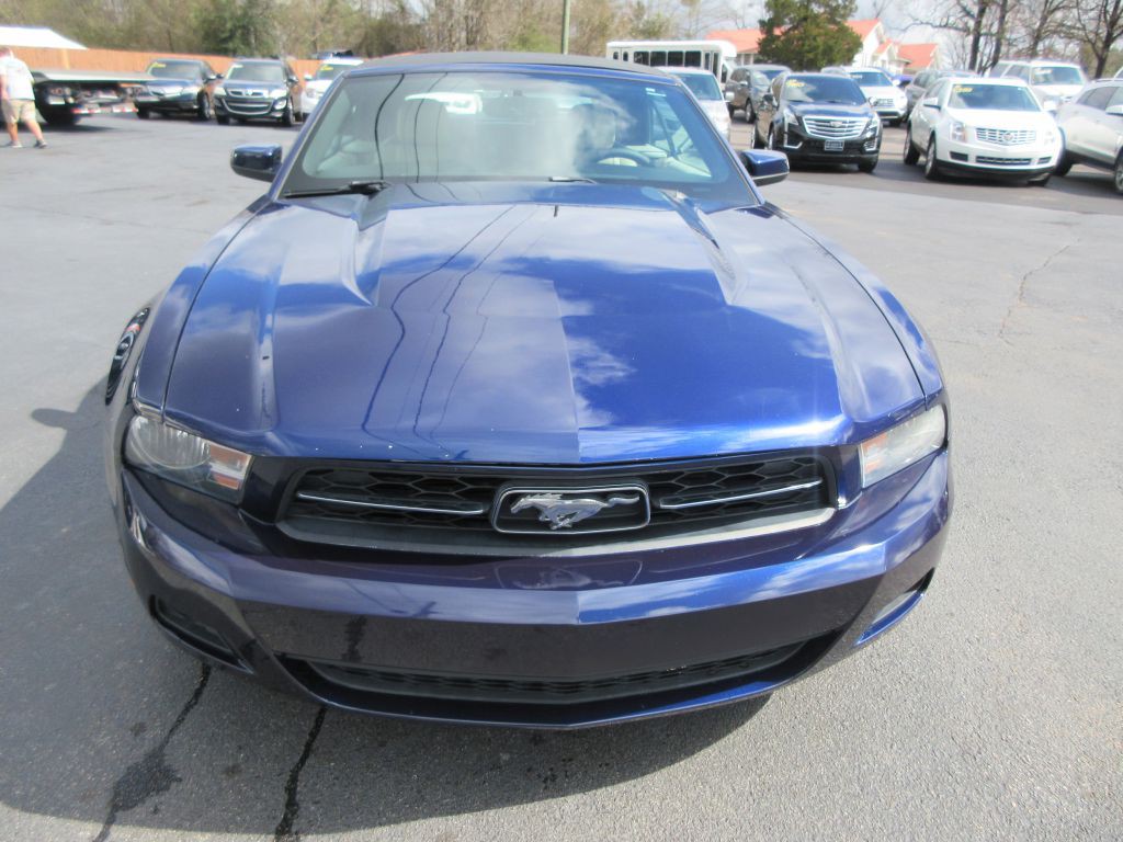 2010 Ford Mustang Image 2