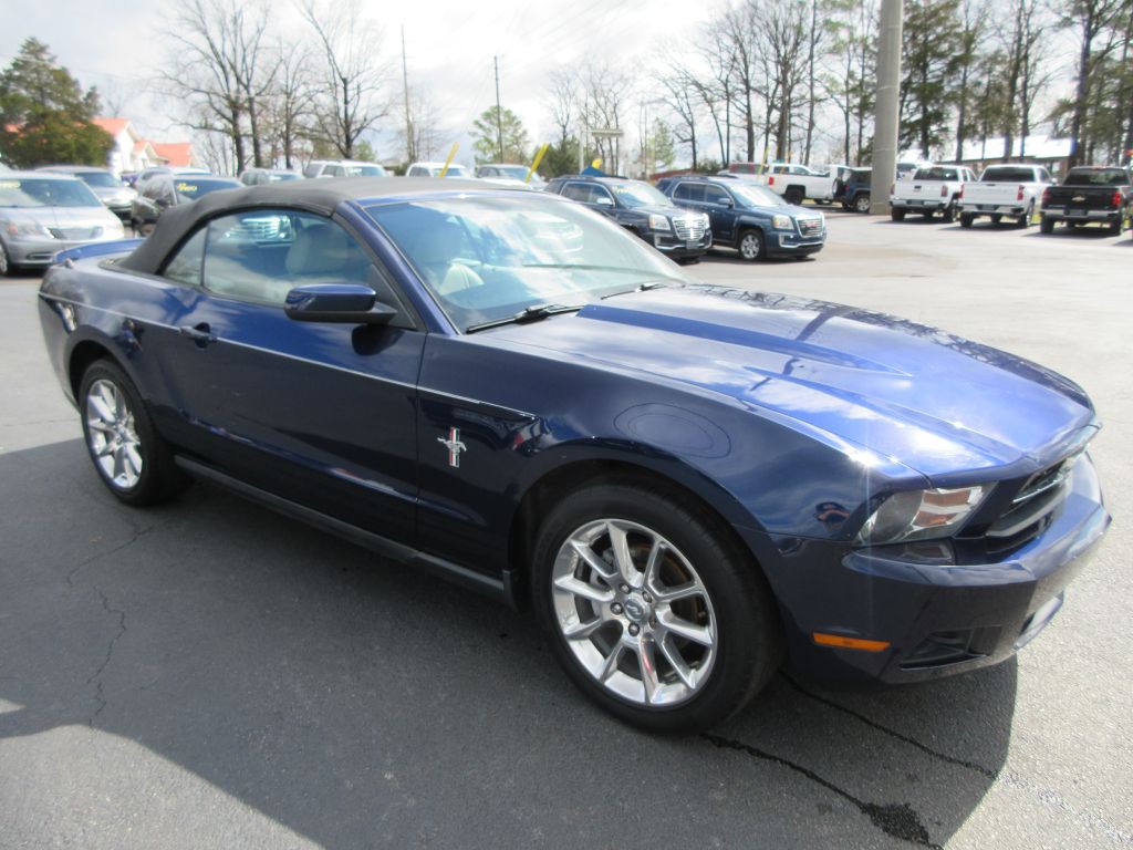 2010 Ford Mustang Image 3