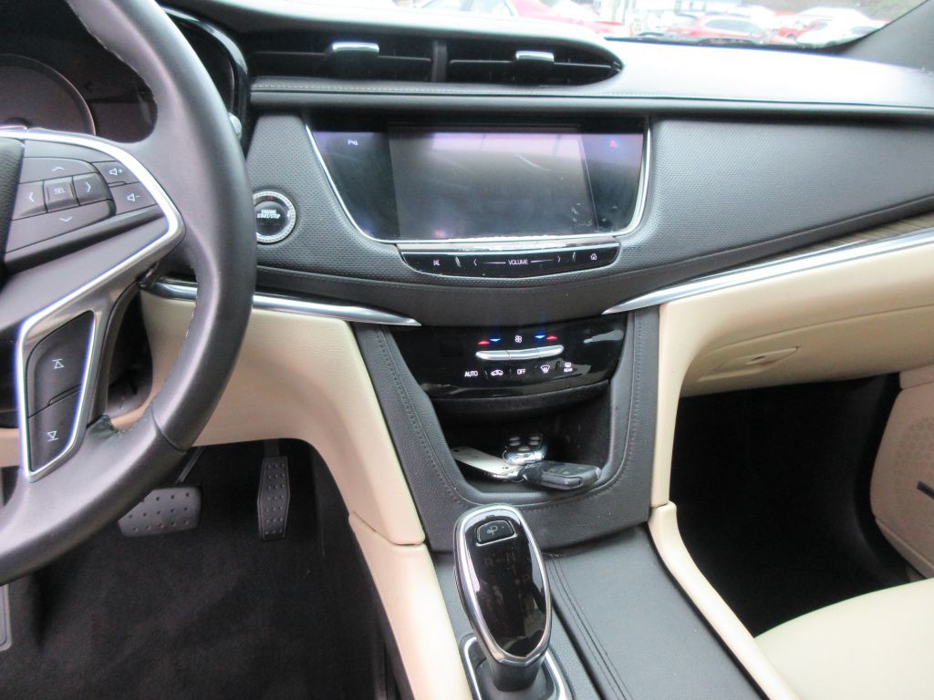 2017 Cadillac XT5 Image 9