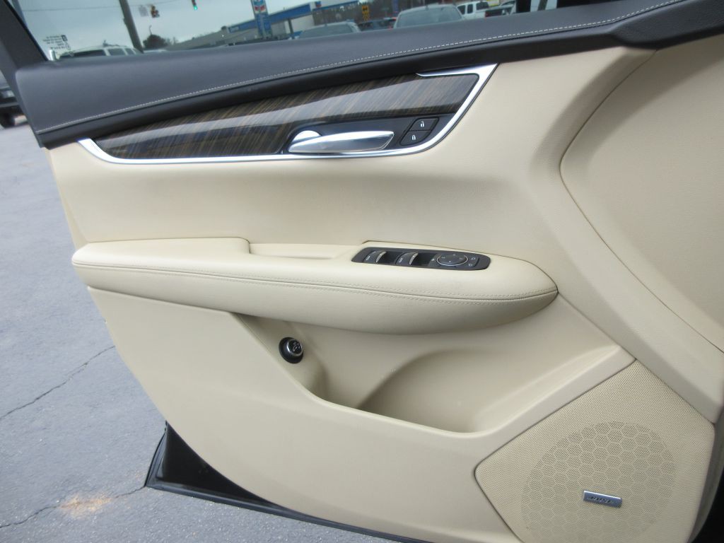 2017 Cadillac XT5 Image 10