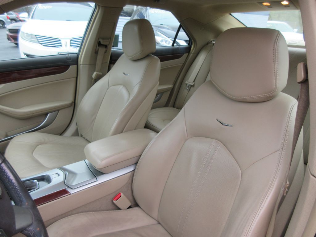 2011 Cadillac CTS Image 12