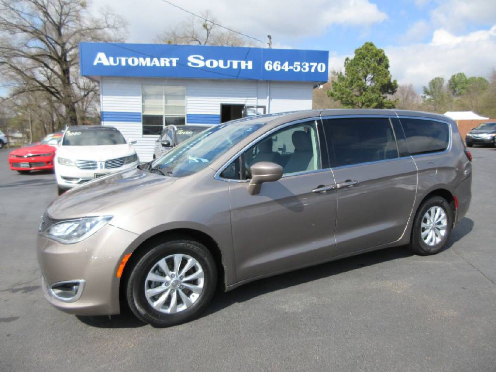 2018 Chrysler Pacifica Image 4