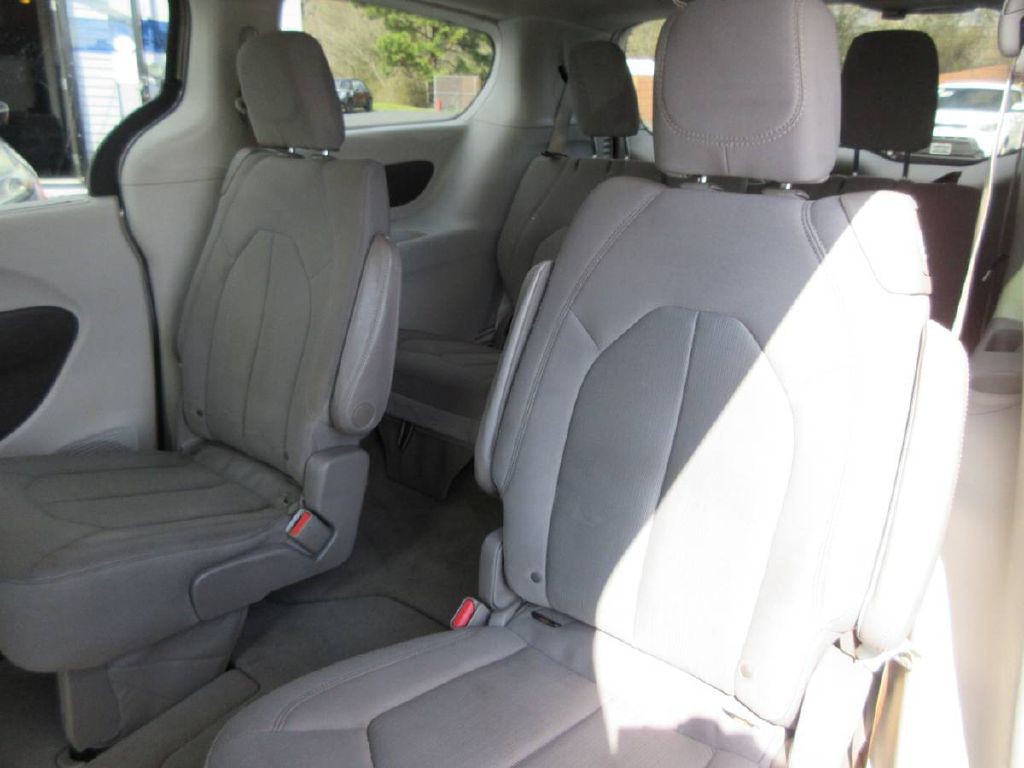 2018 Chrysler Pacifica Image 13