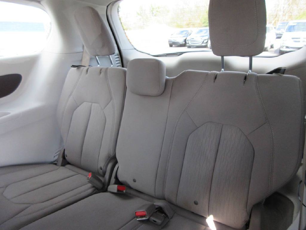 2018 Chrysler Pacifica Image 14