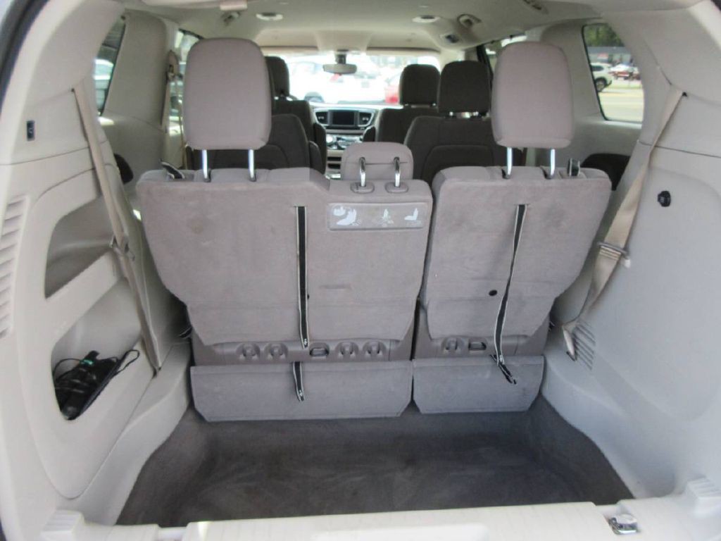 2018 Chrysler Pacifica Image 17