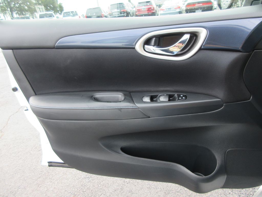 2017 Nissan Sentra Image 10