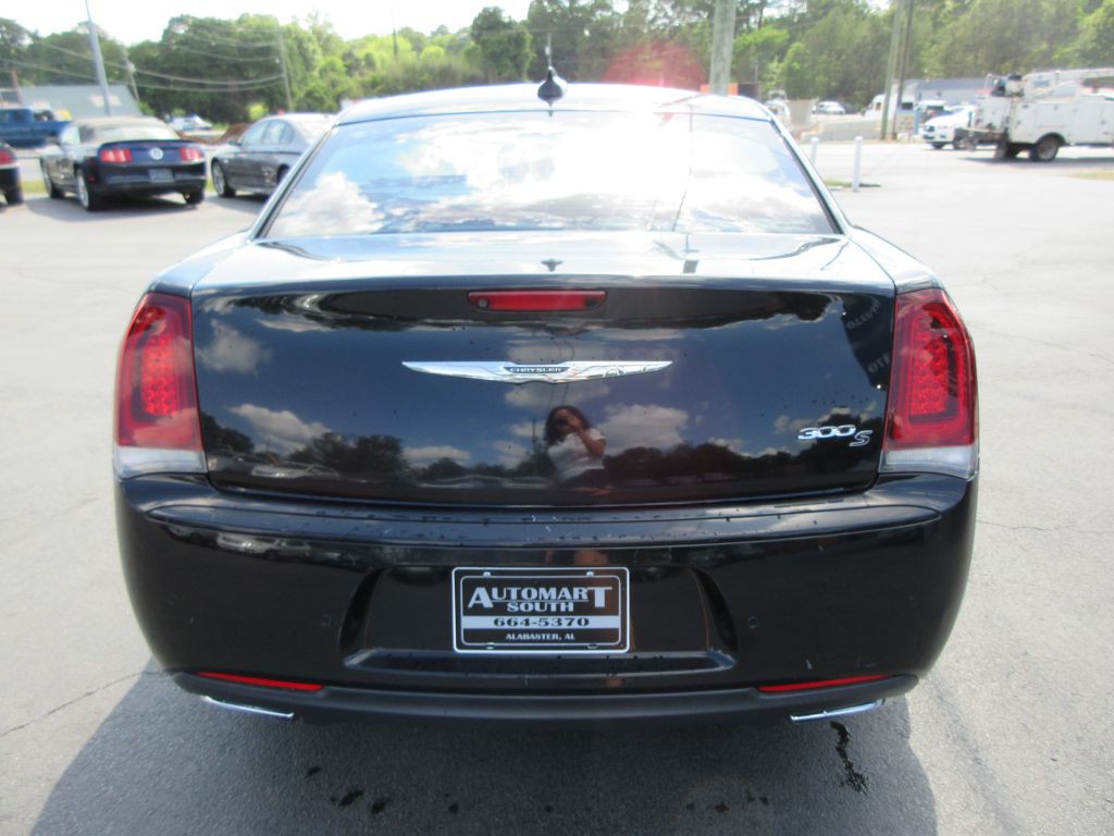 2015 Chrysler 300 Image 5