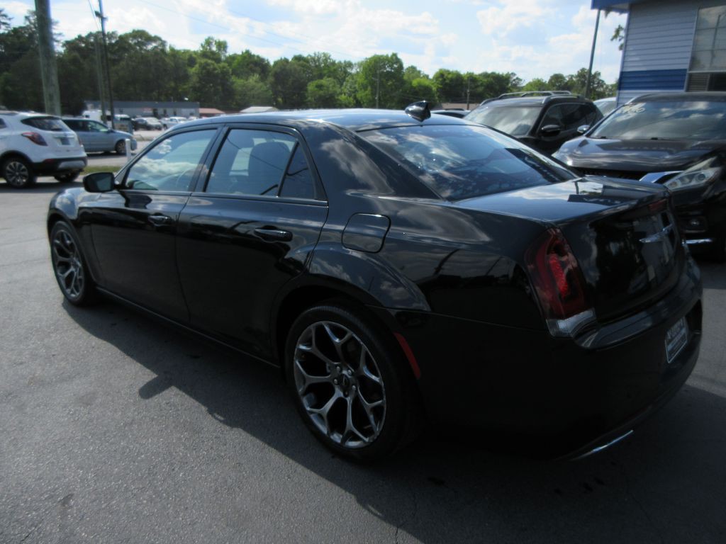 2015 Chrysler 300 Image 6
