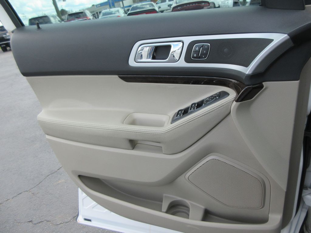 2013 Ford Explorer Image 10