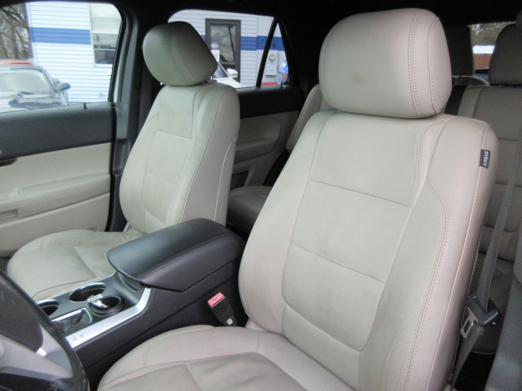 2013 Ford Explorer Image 11