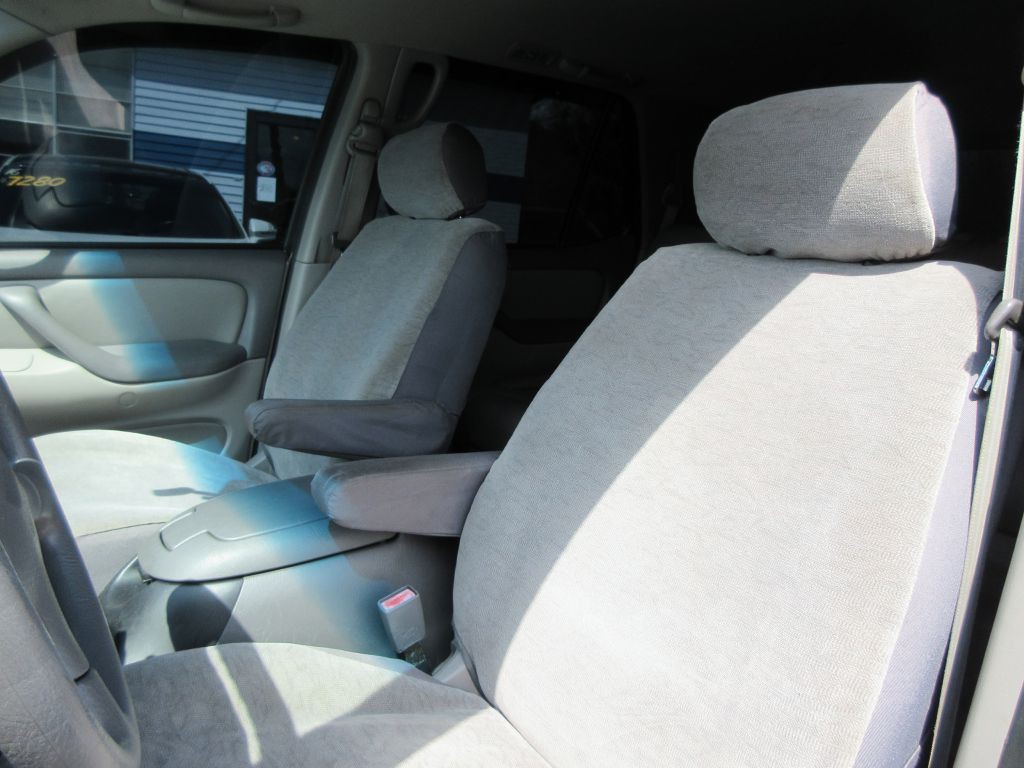 2002 Toyota Sequoia Image 11